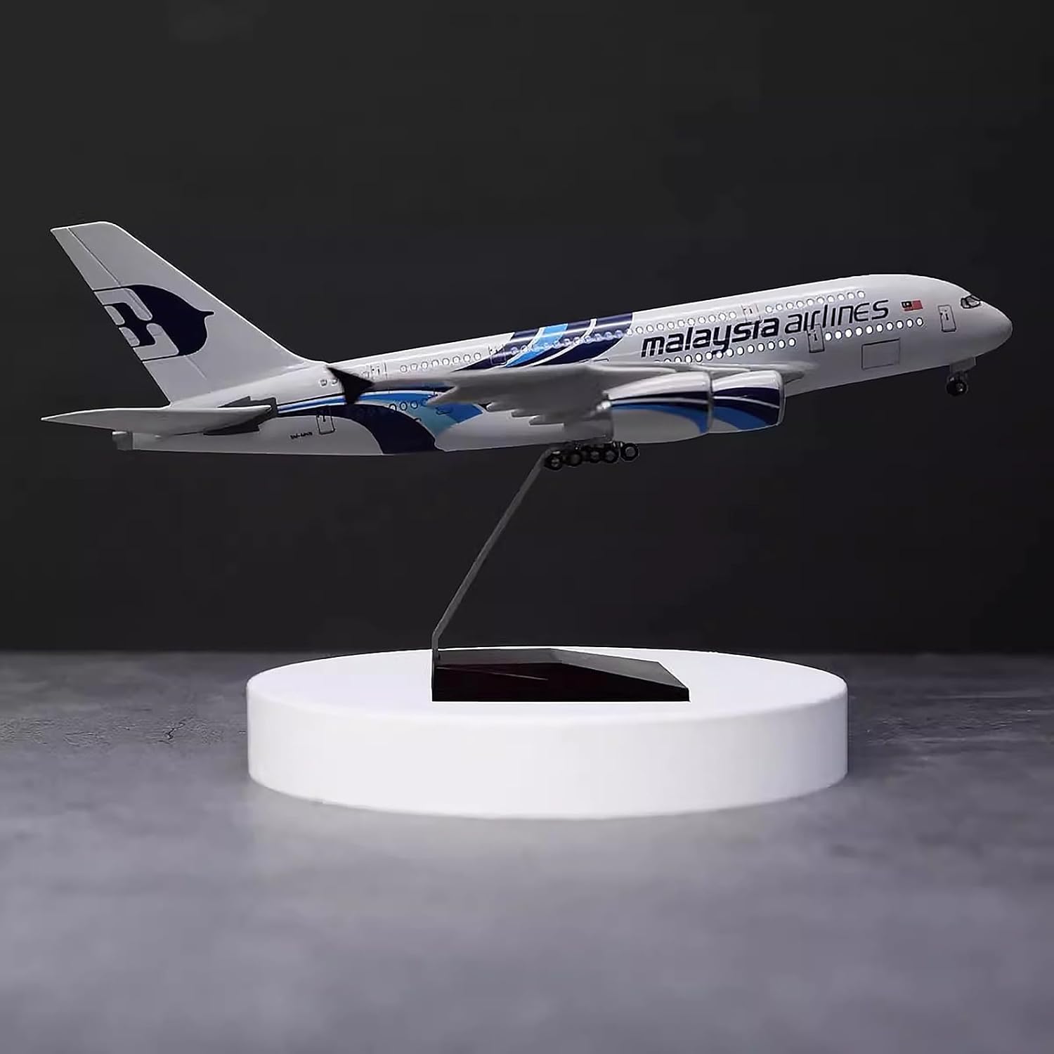 1:160 Scale Malaysia Airlines  - Model Kit Plane review and price