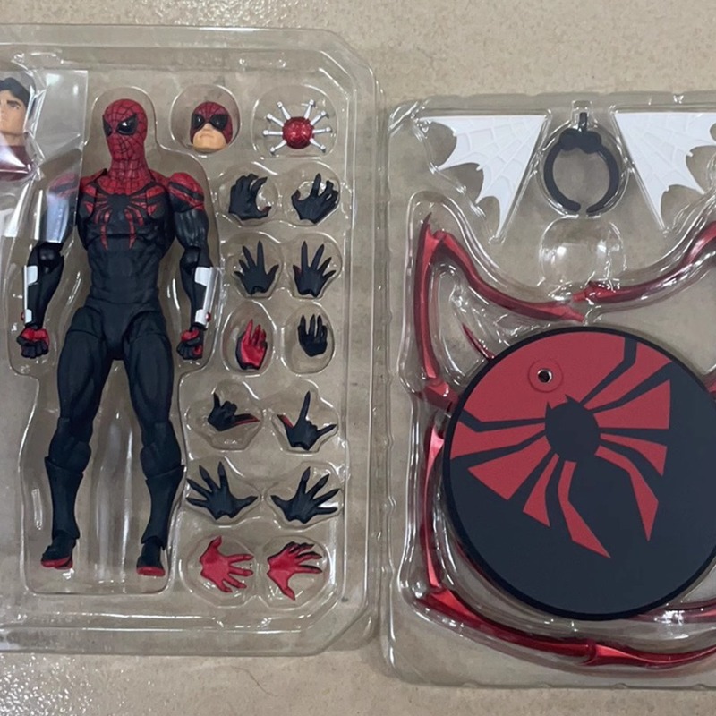 Hot Toys Superior Spider-Man M - Model Kit Spiderman review and price